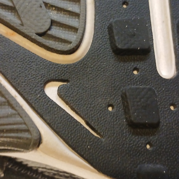 Nike Black and White Athletic Shoes - Picture 9 of 15